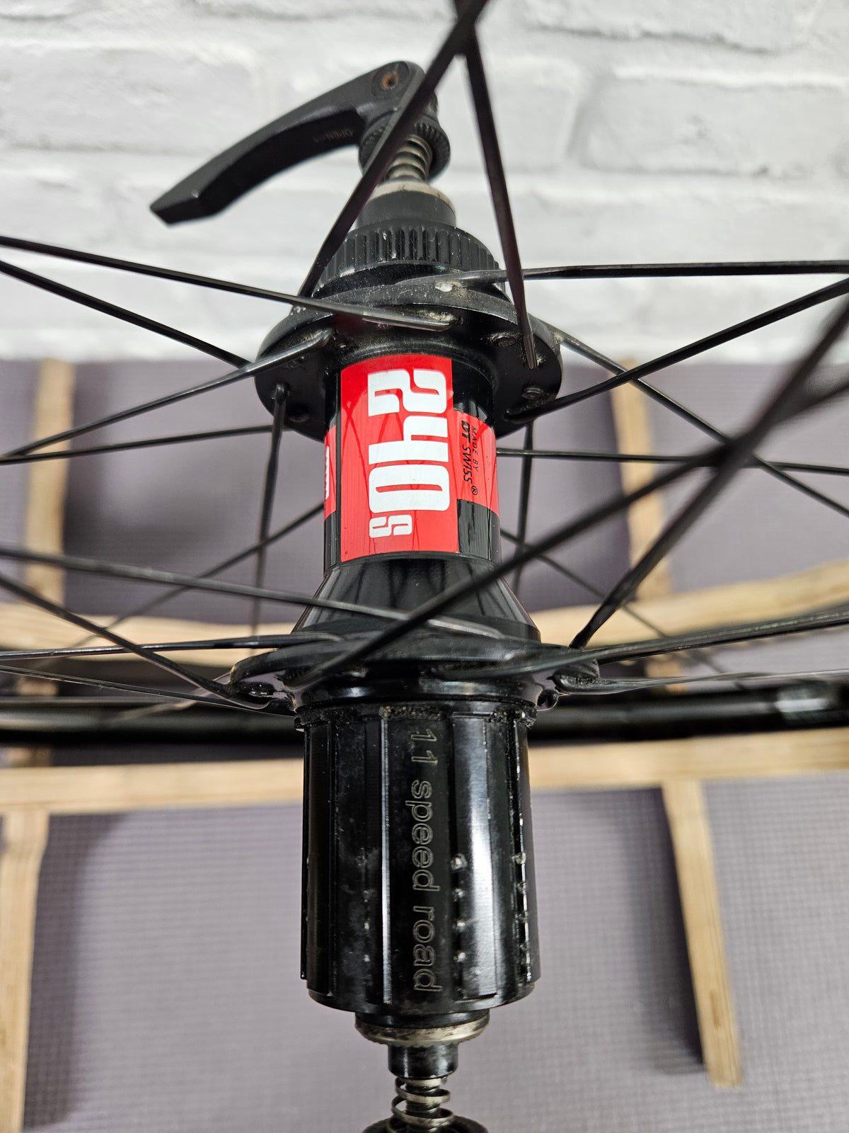 ENVE SES 3.4 Carbon Fiber Disc Quick Release Clinchers 11 Speed DT Swiss 240 Shimano 700c
