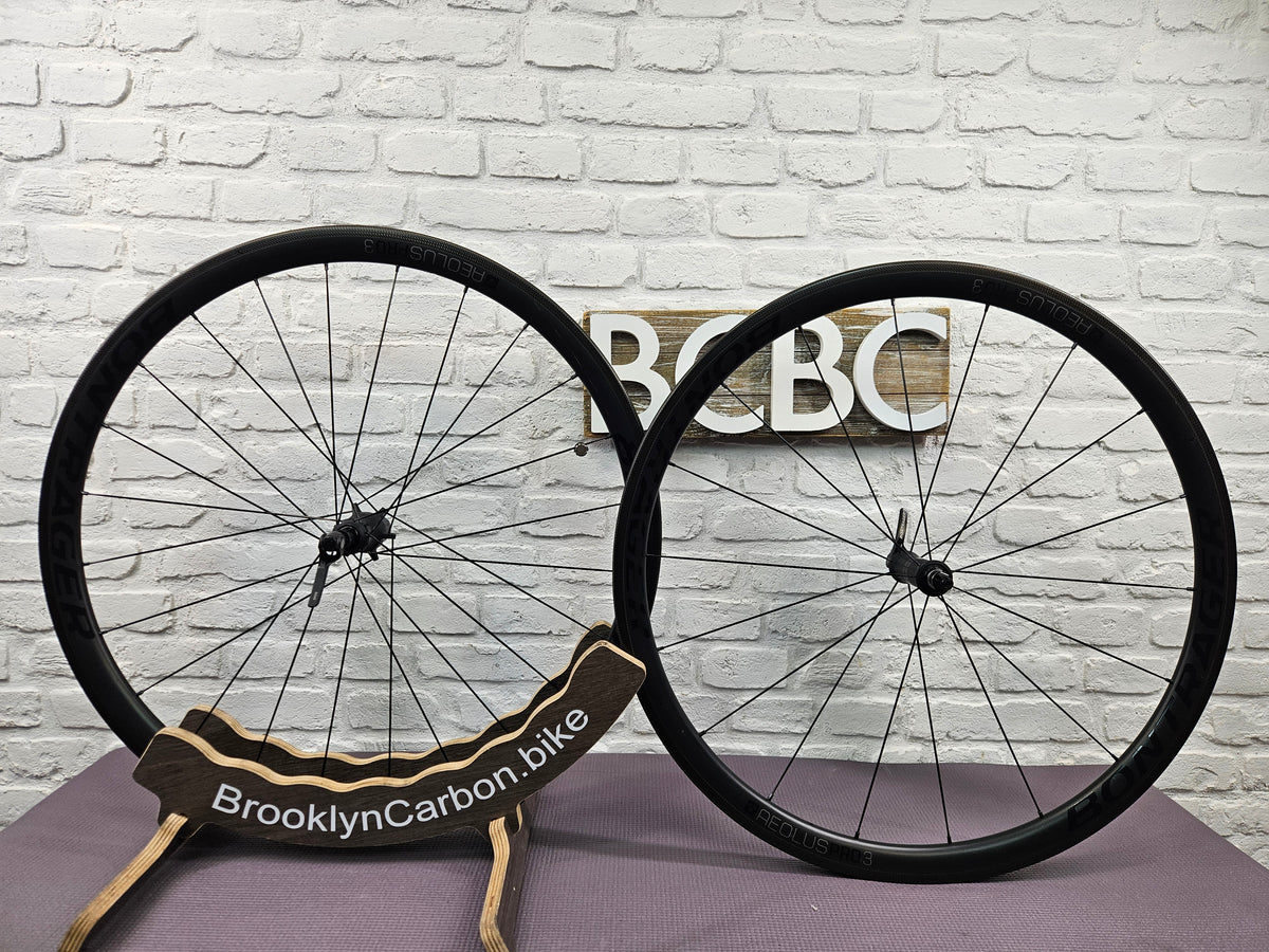 Bontrager Aeolus Pro 3 Rim Carbon Fiber Clinchers 11 Speed Shimano 700c