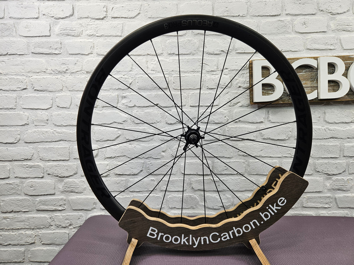 Bontrager Aeolus Pro 3 Rim Carbon Fiber Clinchers 11 Speed Shimano 700c