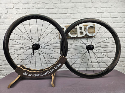Zipp 302 Rim Carbon Fiber Clinchers 11 Speed Shimano 700c