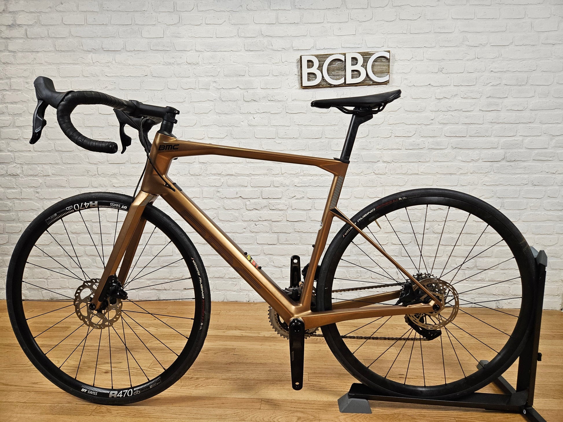 Used Road Bikes for Sale: BMC RoadMachine 02 Disc 105