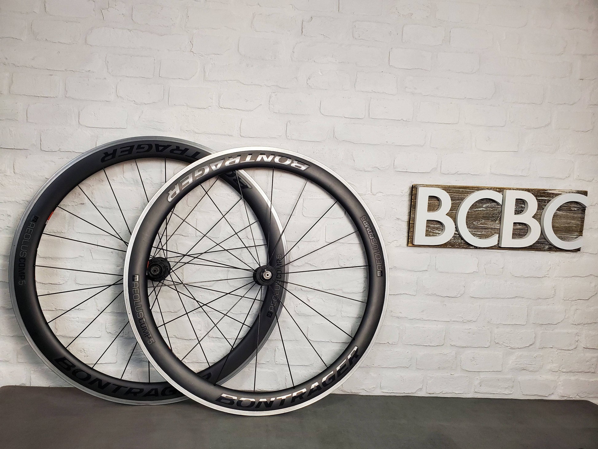 Bontrager Aeolus Comp Carbon Fiber Clinchers 11 Speed Shimano