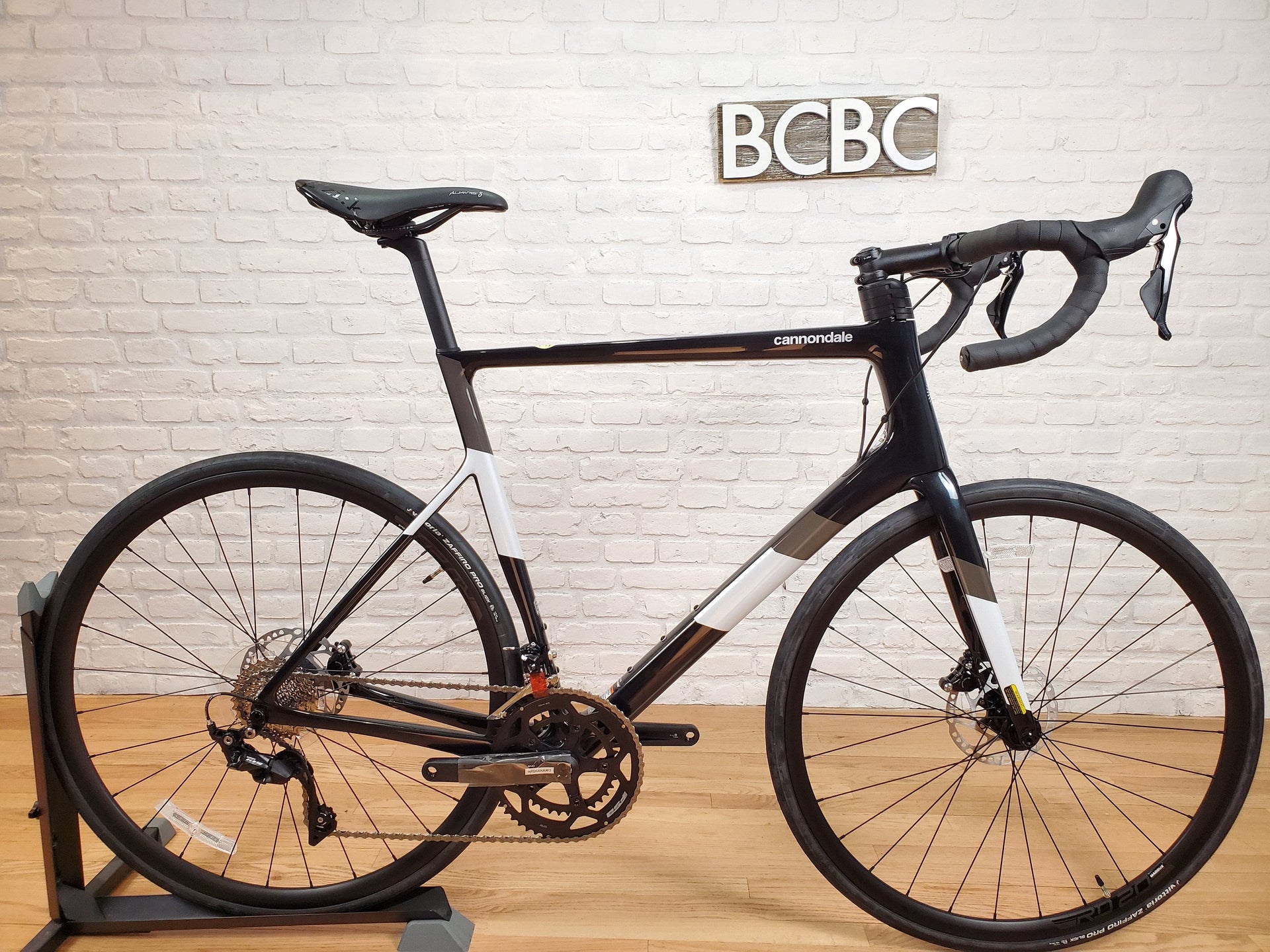 NEW 2022 Cannondale SuperSix EVO Carbon Disc 105 – Size 60cm