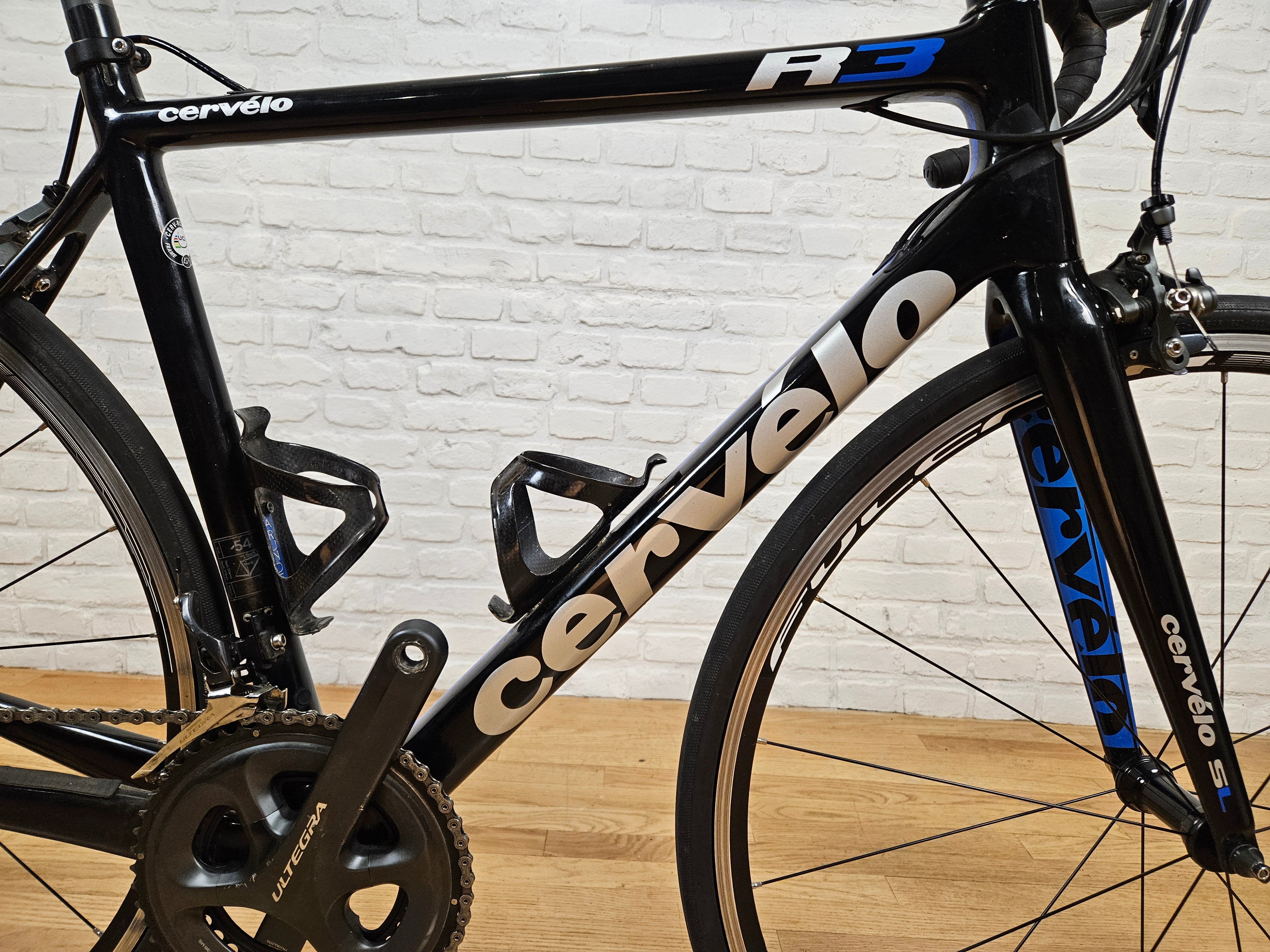 Used 2015 Cervelo R3 Ultegra – Size 54cm bottle fastenings