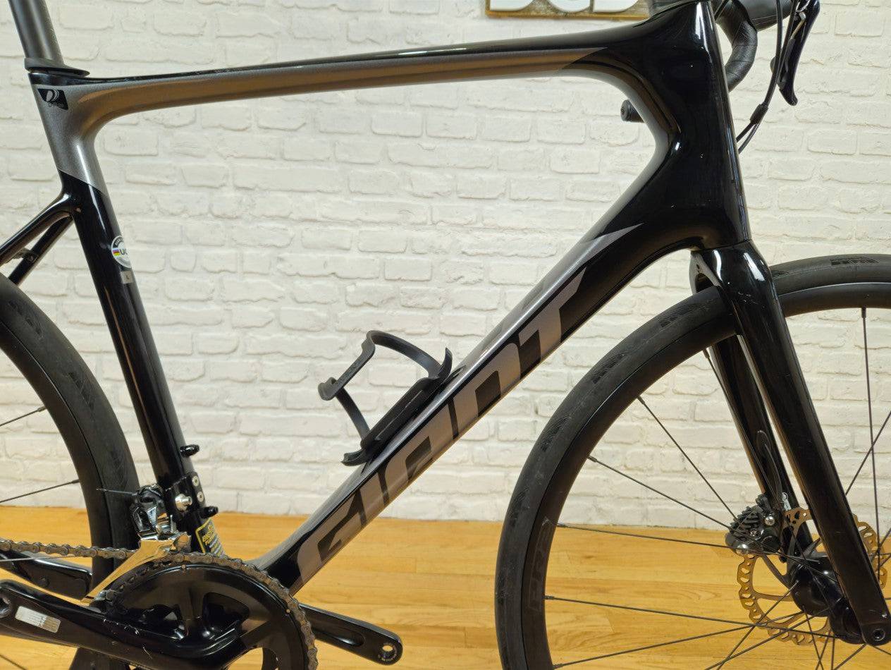 2022 Giant Defy Advanced 2 105 | Carbon Endurance Road Bike