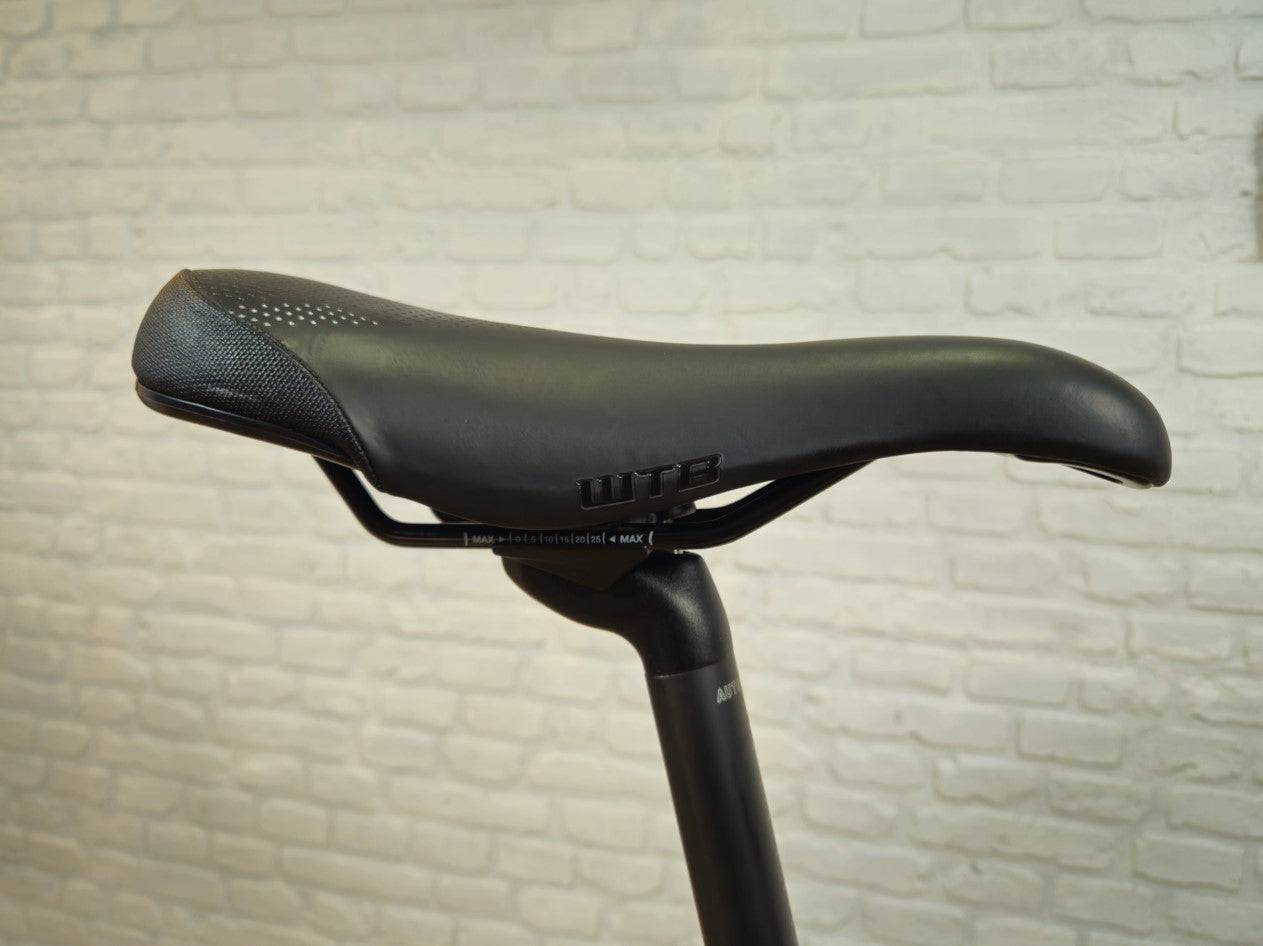 2022 Giant Defy Advanced 2 105 | Carbon Endurance Road Bike