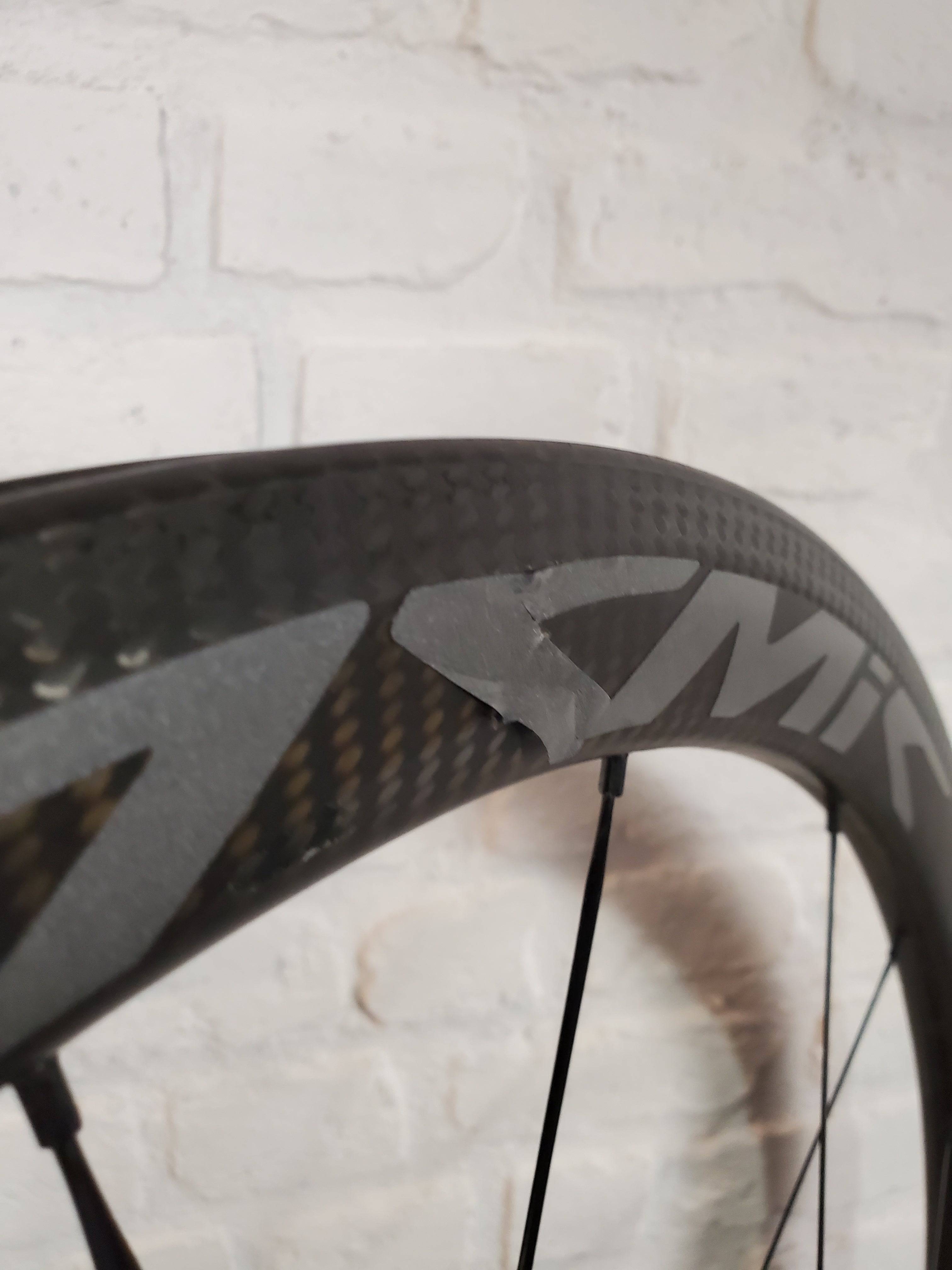 Mavic Cosmic Carbone SSC Carbon Fiber Clinchers 11 Speed Shimano 700c