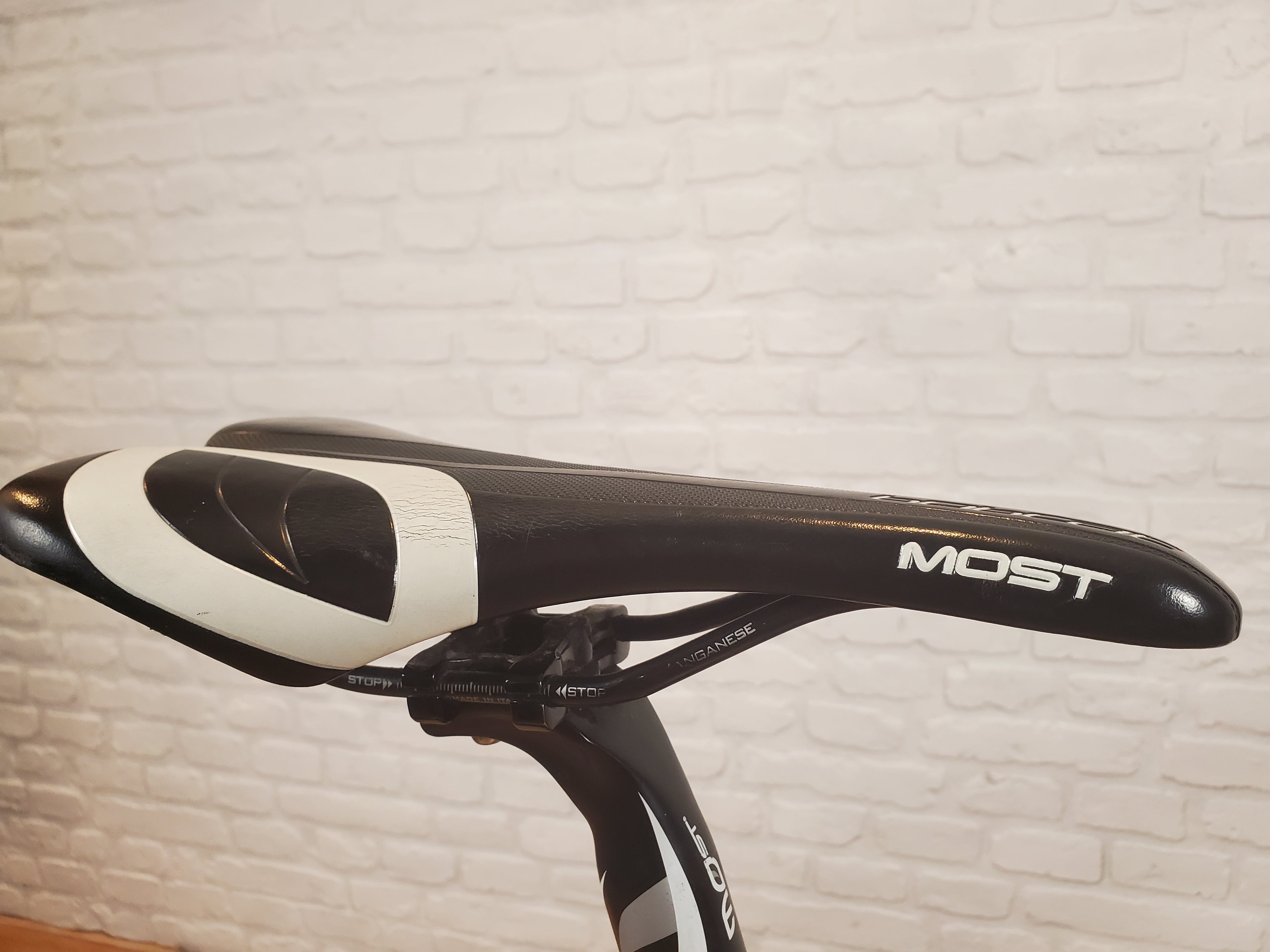 Used Road Bikes for Sale: Pinarello Razha 105 – Size 51cm black