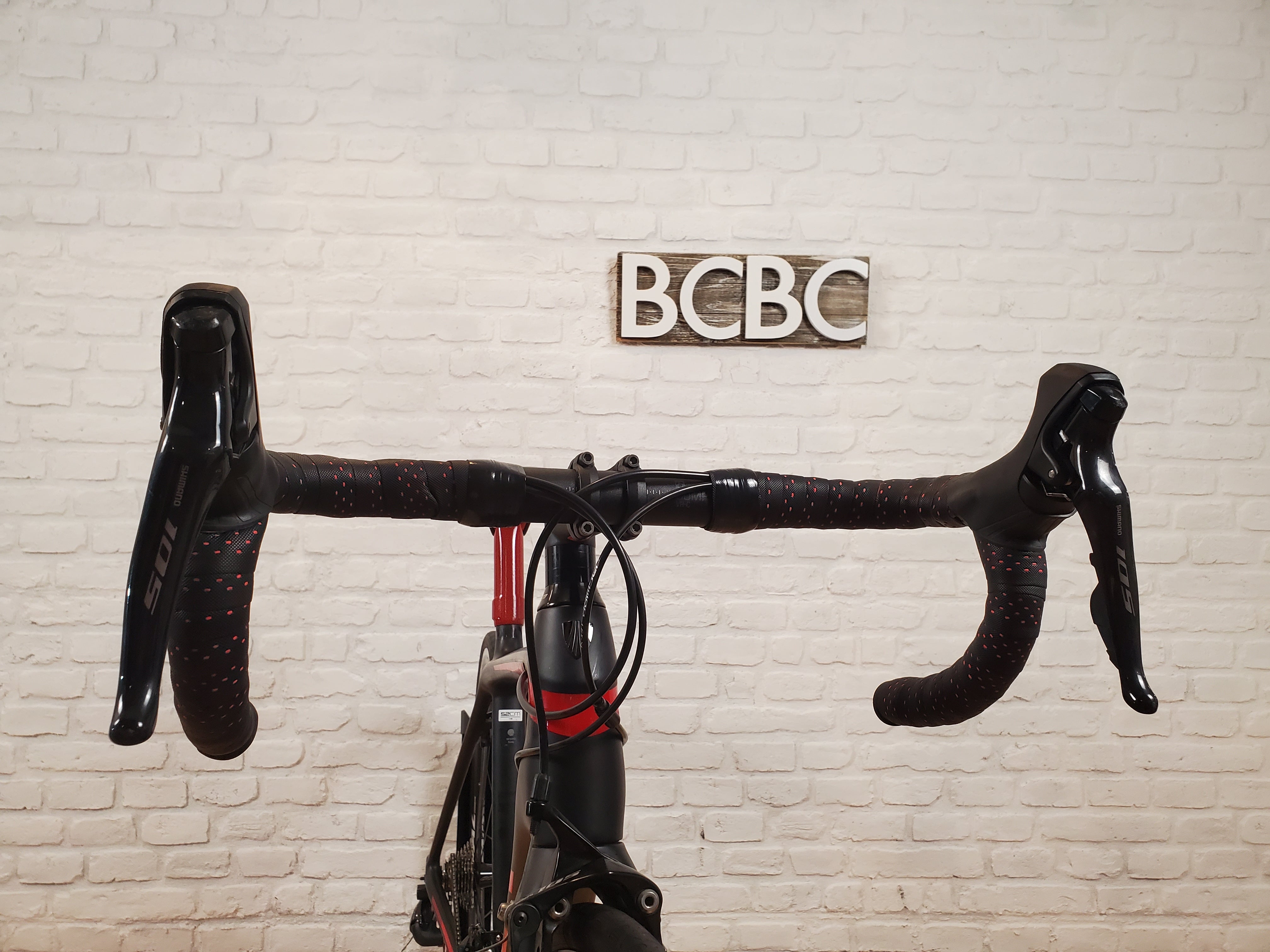 Used Road Bikes for Sale: Trek Emonda SL5 105 – Size 52cm bottle